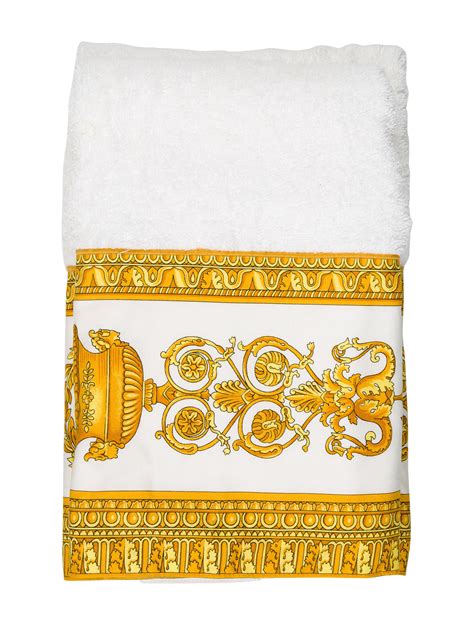 versace hand towels.